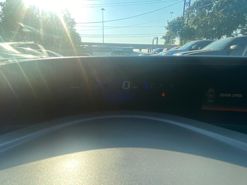Honda Civic Sedan Vehicle Full-screen Gallery Image 24