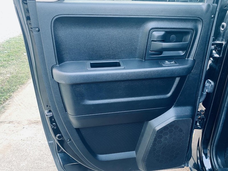 Ram 1500 Vehicle Full-screen Gallery Image 13