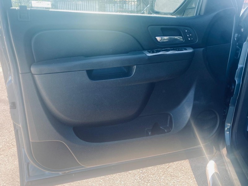 Chevrolet Silverado 1500 Vehicle Full-screen Gallery Image 08
