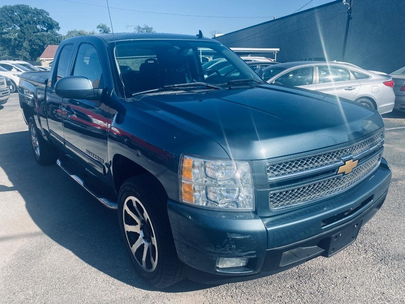Chevrolet Silverado 1500 Vehicle Full-screen Gallery Image 11