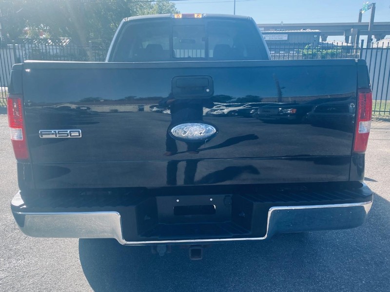 Ford F-150 Vehicle Full-screen Gallery Image 04