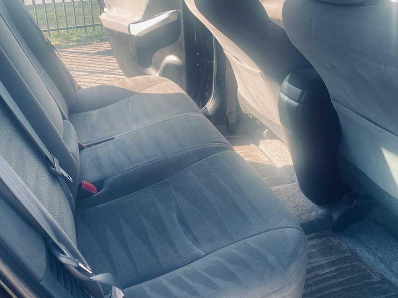 Toyota Prius Vehicle Full-screen Gallery Image 18