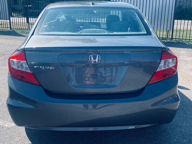 Honda Civic Sedan Vehicle Full-screen Gallery Image 04