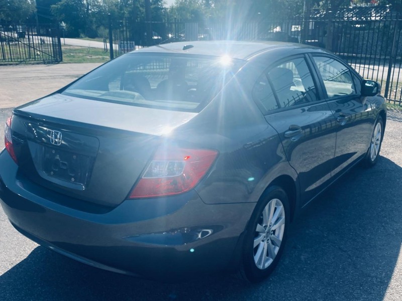 Honda Civic Sedan Vehicle Full-screen Gallery Image 06