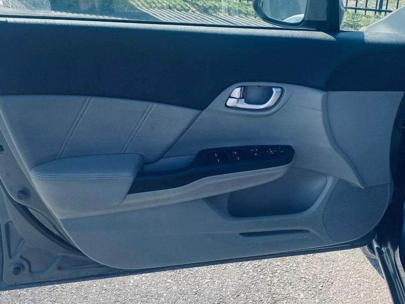 Honda Civic Sedan Vehicle Full-screen Gallery Image 11