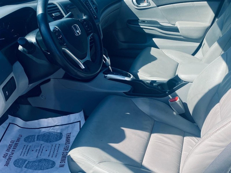 Honda Civic Sedan Vehicle Full-screen Gallery Image 12