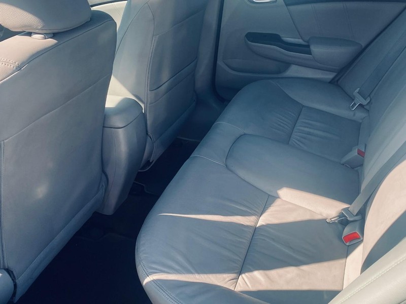 Honda Civic Sedan Vehicle Full-screen Gallery Image 14
