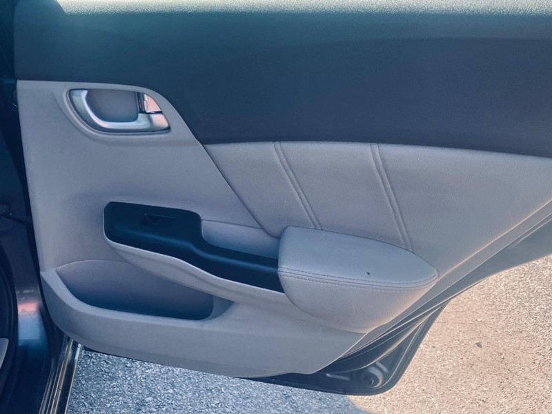 Honda Civic Sedan Vehicle Full-screen Gallery Image 16
