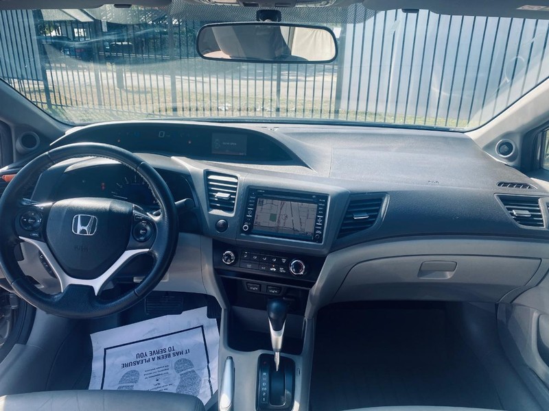 Honda Civic Sedan Vehicle Full-screen Gallery Image 22