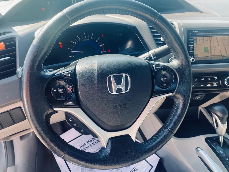 Honda Civic Sedan Vehicle Full-screen Gallery Image 23