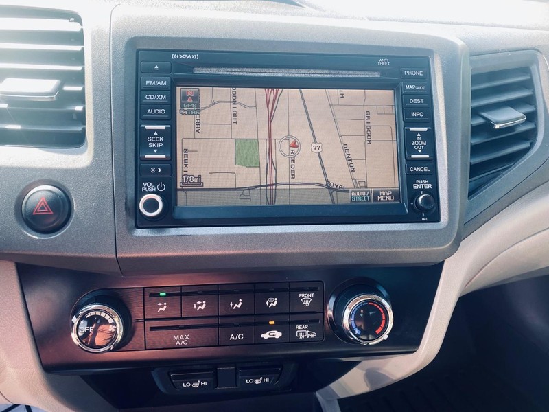 Honda Civic Sedan Vehicle Full-screen Gallery Image 24