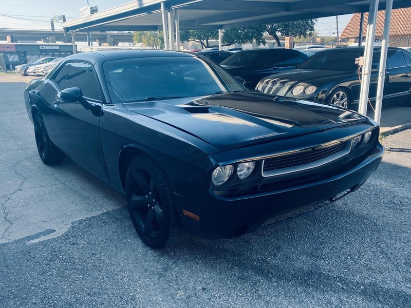 Dodge Challenger Vehicle Full-screen Gallery Image 08