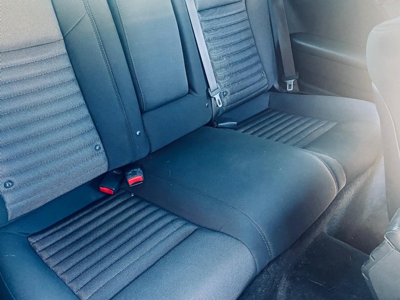 Dodge Challenger Vehicle Full-screen Gallery Image 17