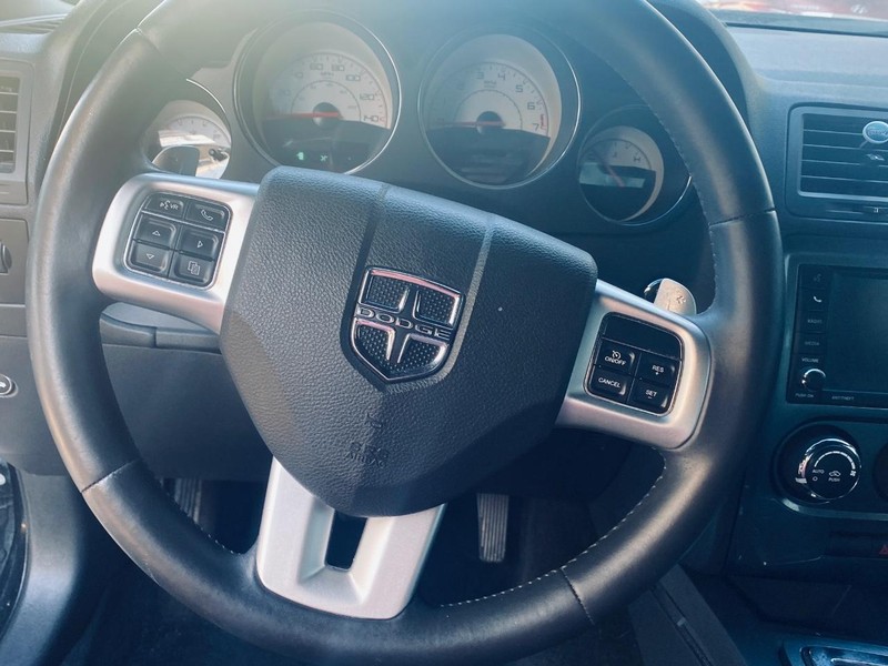 Dodge Challenger Vehicle Full-screen Gallery Image 19