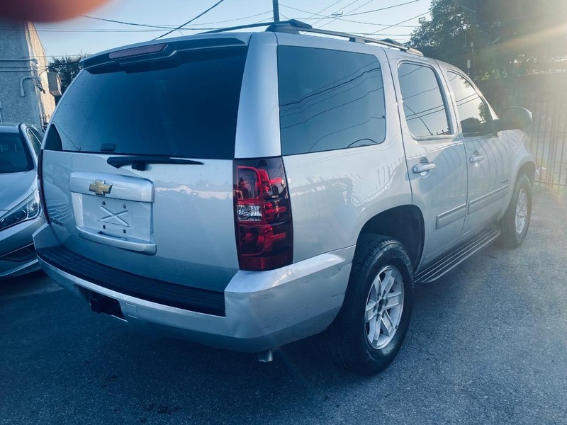 Chevrolet Tahoe Vehicle Full-screen Gallery Image 06