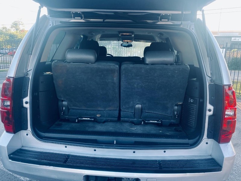 Chevrolet Tahoe Vehicle Full-screen Gallery Image 17