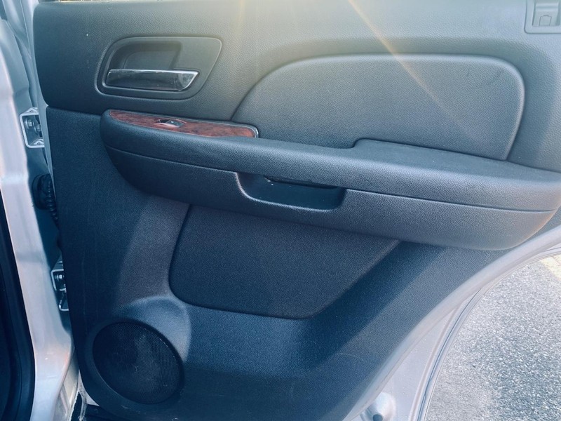 Chevrolet Tahoe Vehicle Full-screen Gallery Image 18