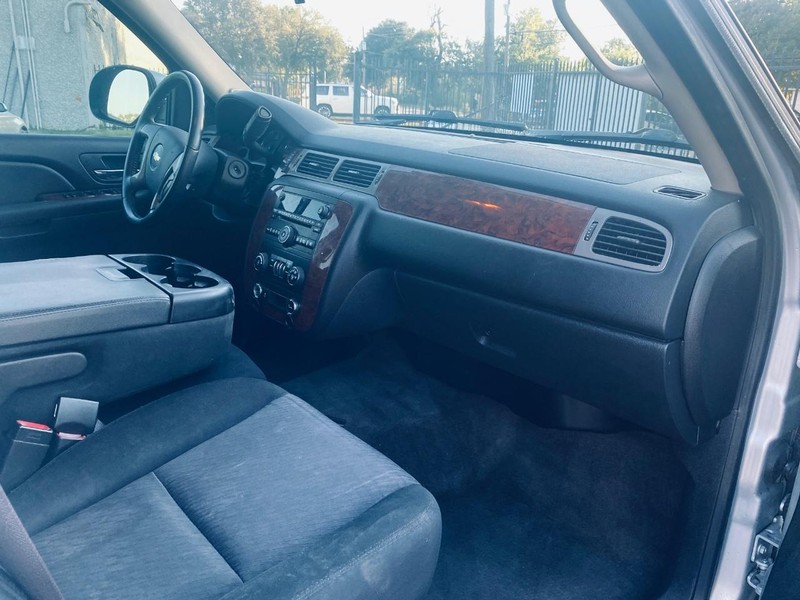 Chevrolet Tahoe Vehicle Full-screen Gallery Image 23