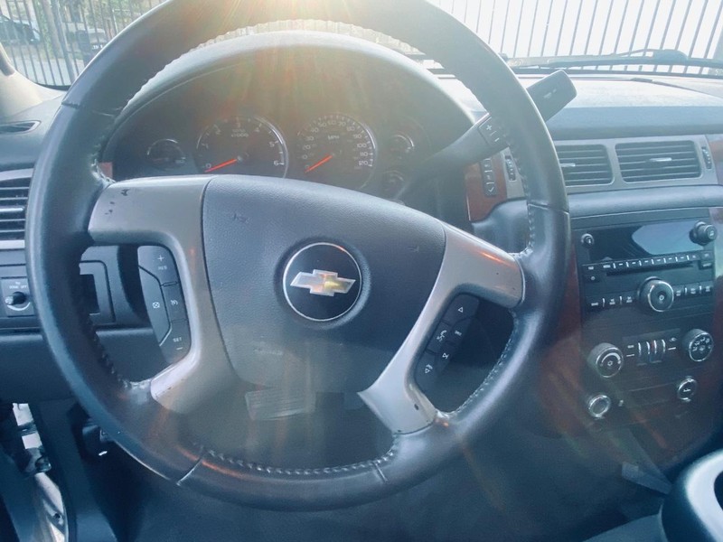 Chevrolet Tahoe Vehicle Full-screen Gallery Image 26