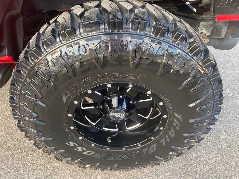 Jeep Wrangler Vehicle Full-screen Gallery Image 23