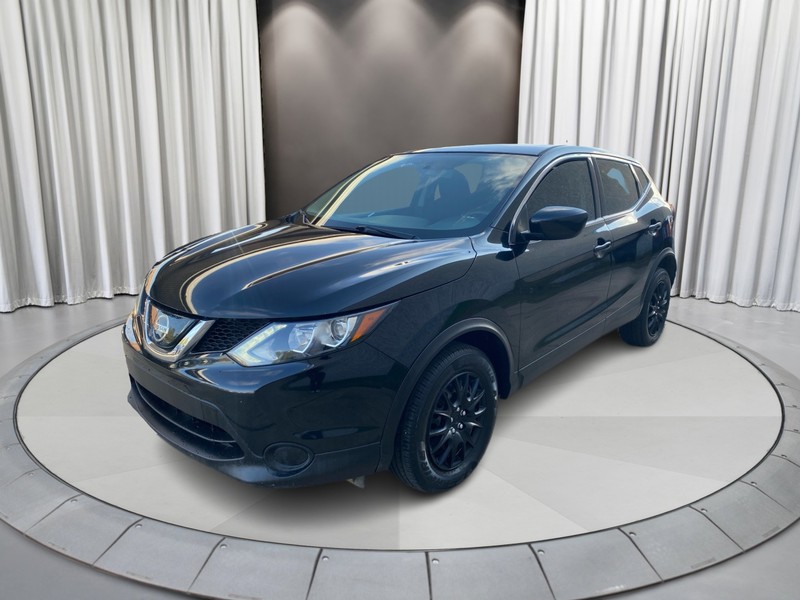 Nissan Rogue Sport Vehicle Full-screen Gallery Image 09