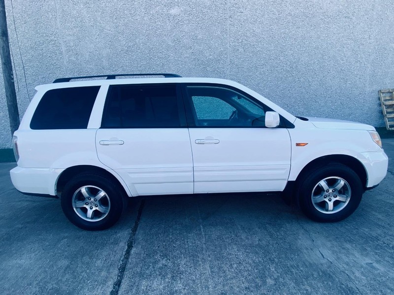 Honda Pilot Vehicle Full-screen Gallery Image 07