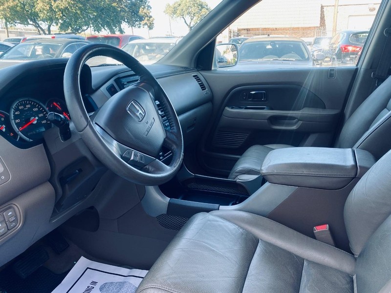 Honda Pilot Vehicle Full-screen Gallery Image 13