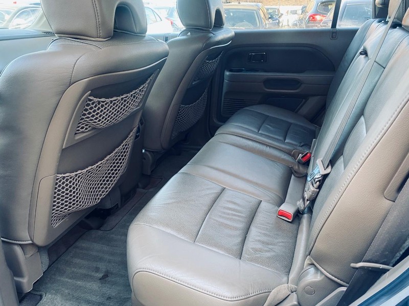 Honda Pilot Vehicle Full-screen Gallery Image 16