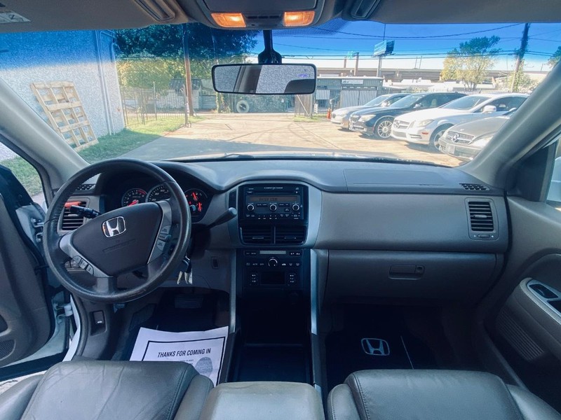 Honda Pilot Vehicle Full-screen Gallery Image 27