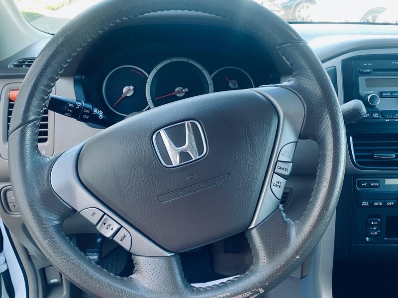 Honda Pilot Vehicle Full-screen Gallery Image 28