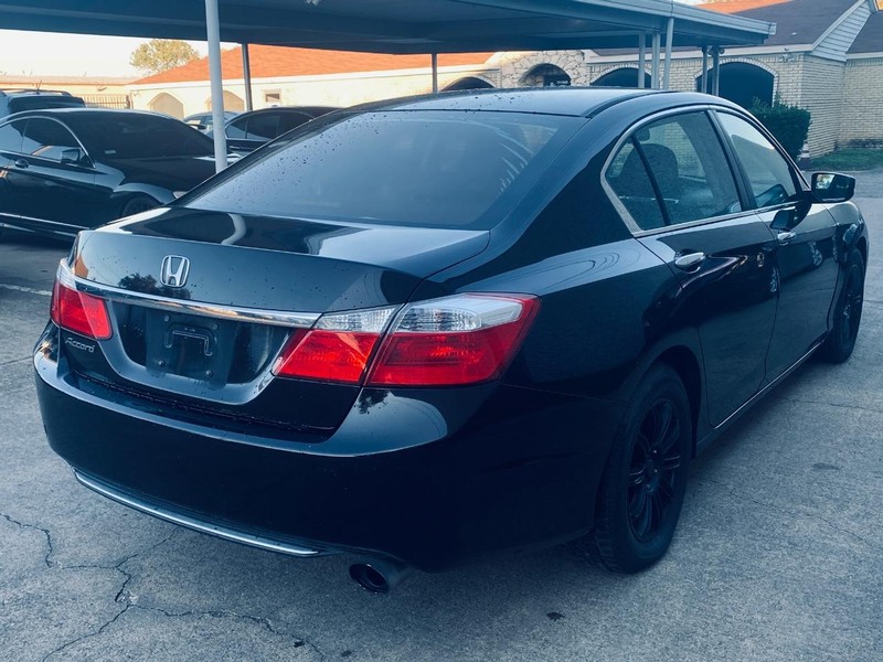 Honda Accord Sedan Vehicle Full-screen Gallery Image 04