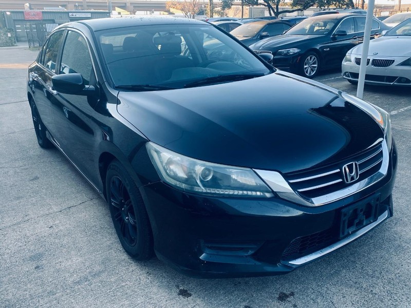 Honda Accord Sedan Vehicle Full-screen Gallery Image 07