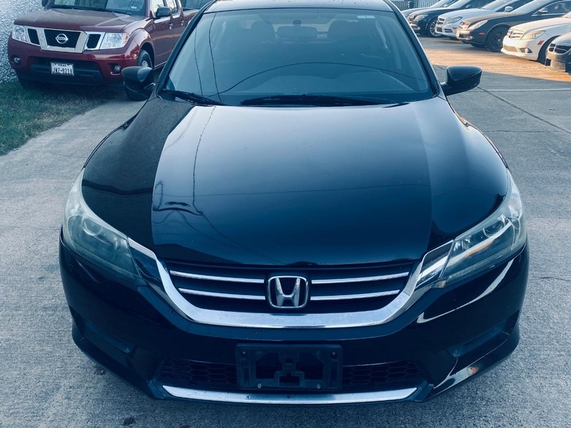 Honda Accord Sedan Vehicle Full-screen Gallery Image 08