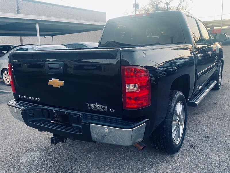 Chevrolet Silverado 1500 Vehicle Full-screen Gallery Image 06