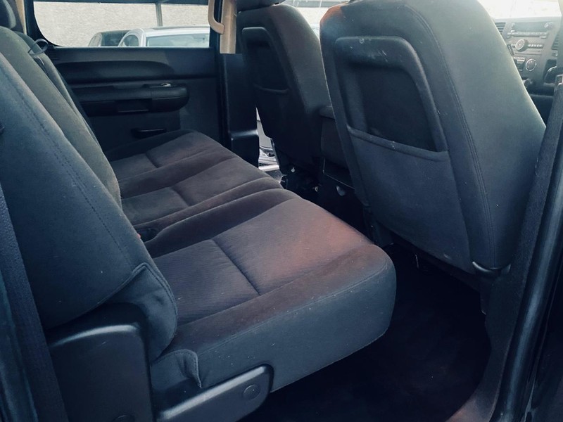 Chevrolet Silverado 1500 Vehicle Full-screen Gallery Image 17