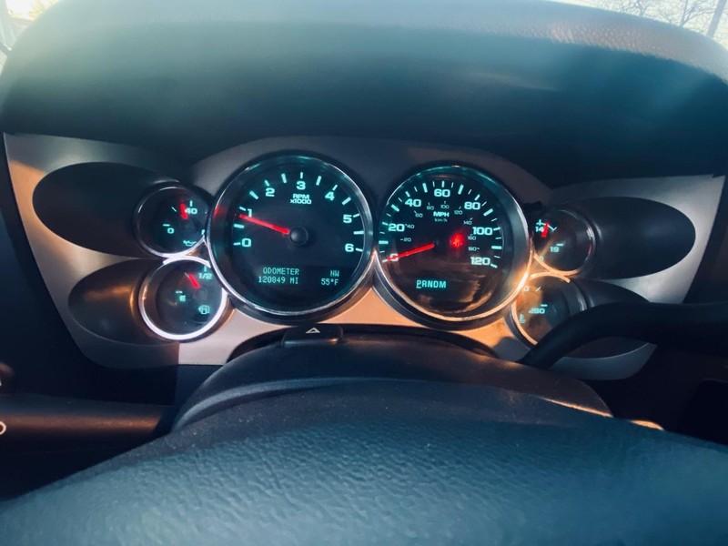 Chevrolet Silverado 1500 Vehicle Full-screen Gallery Image 24