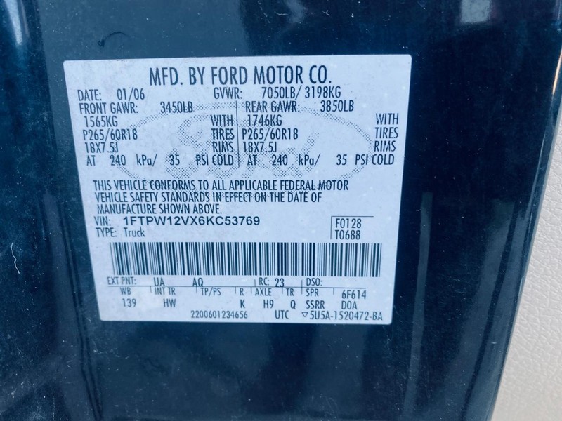 Ford F-150 Vehicle Full-screen Gallery Image 27