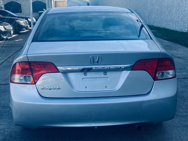 Honda Civic Sedan Vehicle Full-screen Gallery Image 04