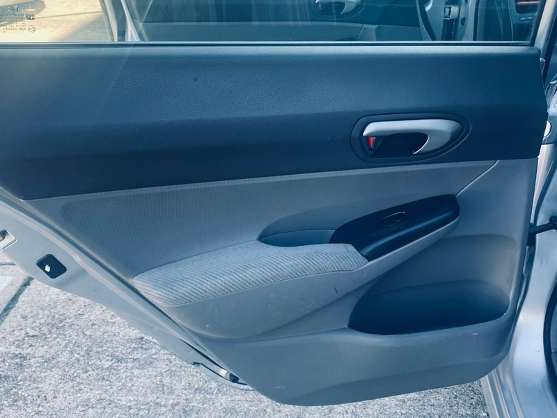 Honda Civic Sedan Vehicle Full-screen Gallery Image 11