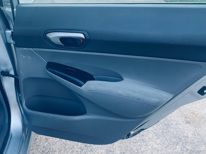 Honda Civic Sedan Vehicle Full-screen Gallery Image 13