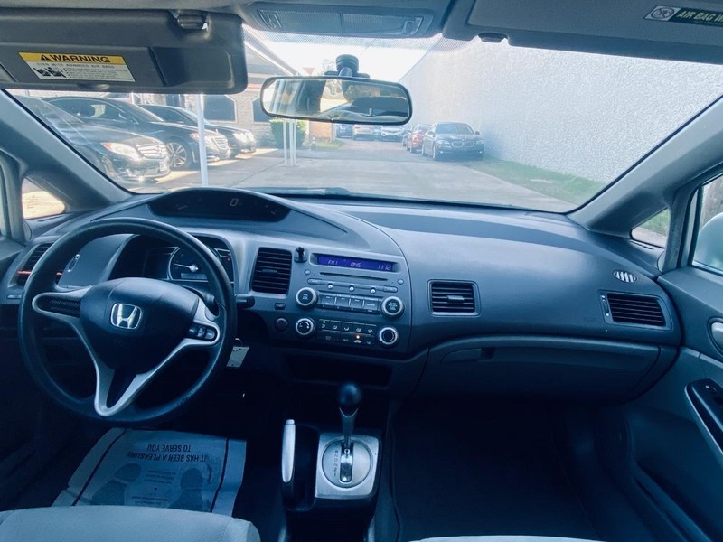 Honda Civic Sedan Vehicle Full-screen Gallery Image 16