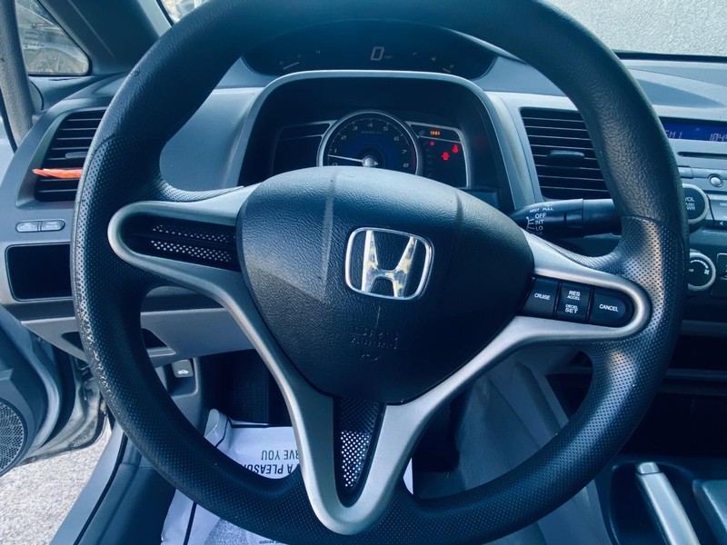 Honda Civic Sedan Vehicle Full-screen Gallery Image 19