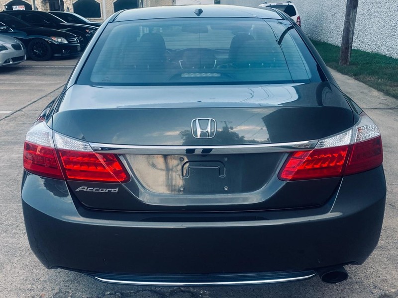 Honda Accord Sedan Vehicle Full-screen Gallery Image 04
