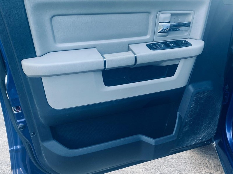 Dodge Ram 1500 Vehicle Full-screen Gallery Image 11