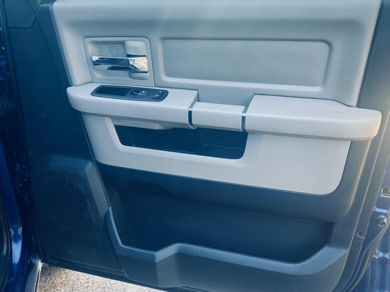 Dodge Ram 1500 Vehicle Full-screen Gallery Image 18