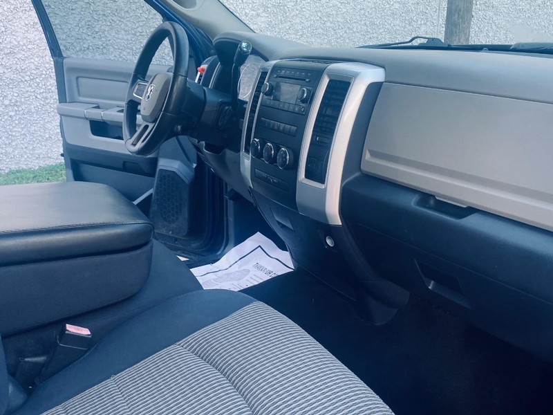 Dodge Ram 1500 Vehicle Full-screen Gallery Image 19