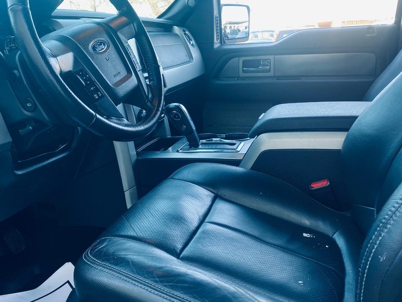 Ford F-150 Vehicle Full-screen Gallery Image 13