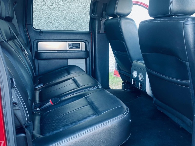 Ford F-150 Vehicle Full-screen Gallery Image 18