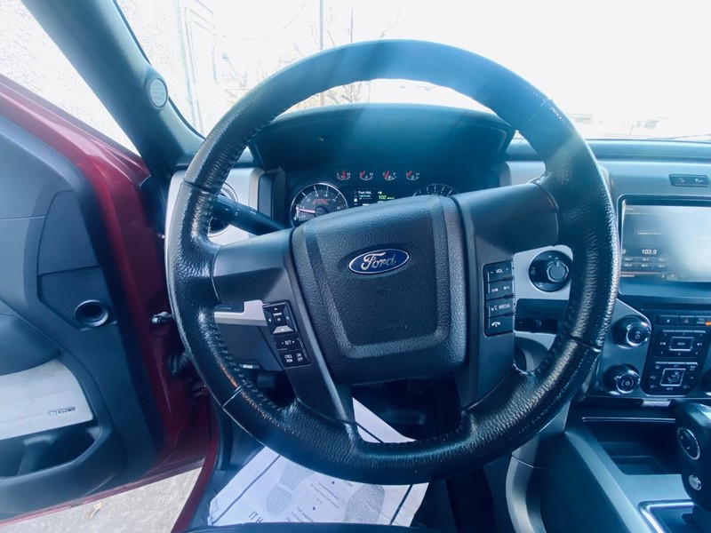 Ford F-150 Vehicle Full-screen Gallery Image 23