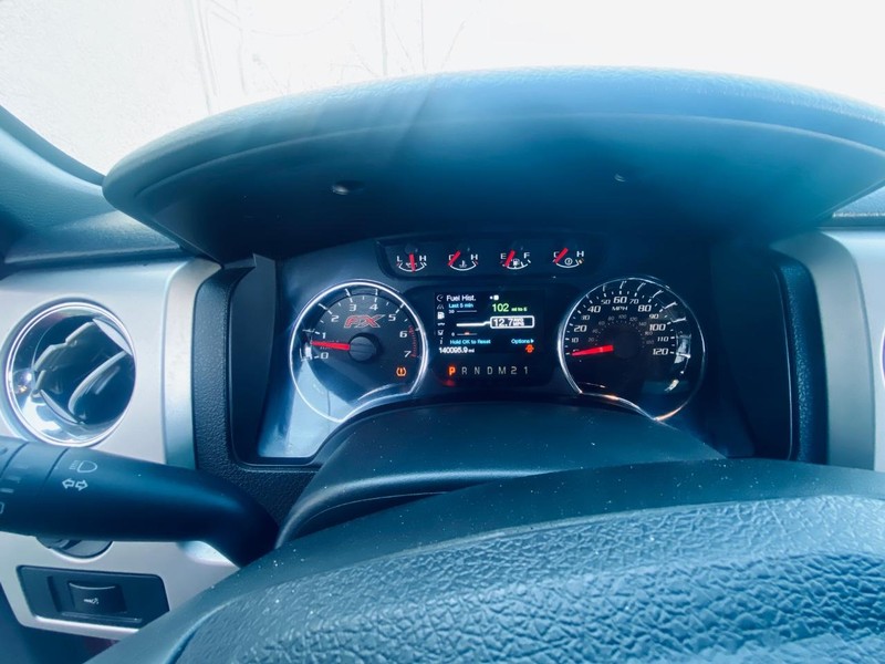 Ford F-150 Vehicle Full-screen Gallery Image 24